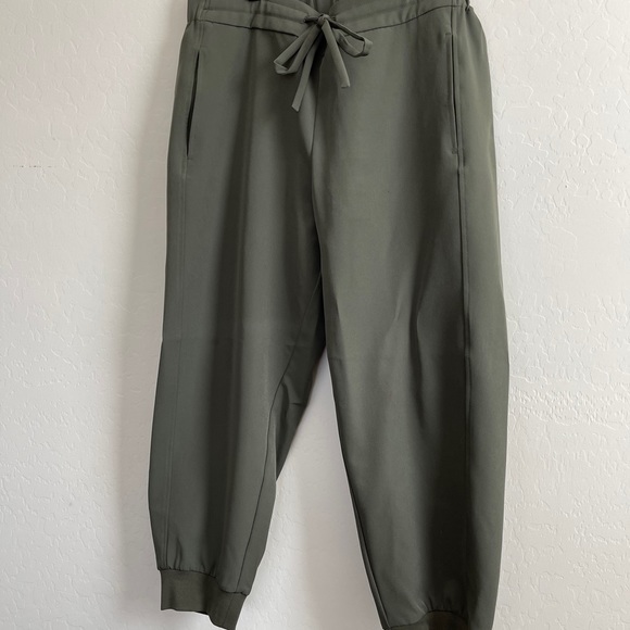 Green jogger pants - Picture 2 of 6